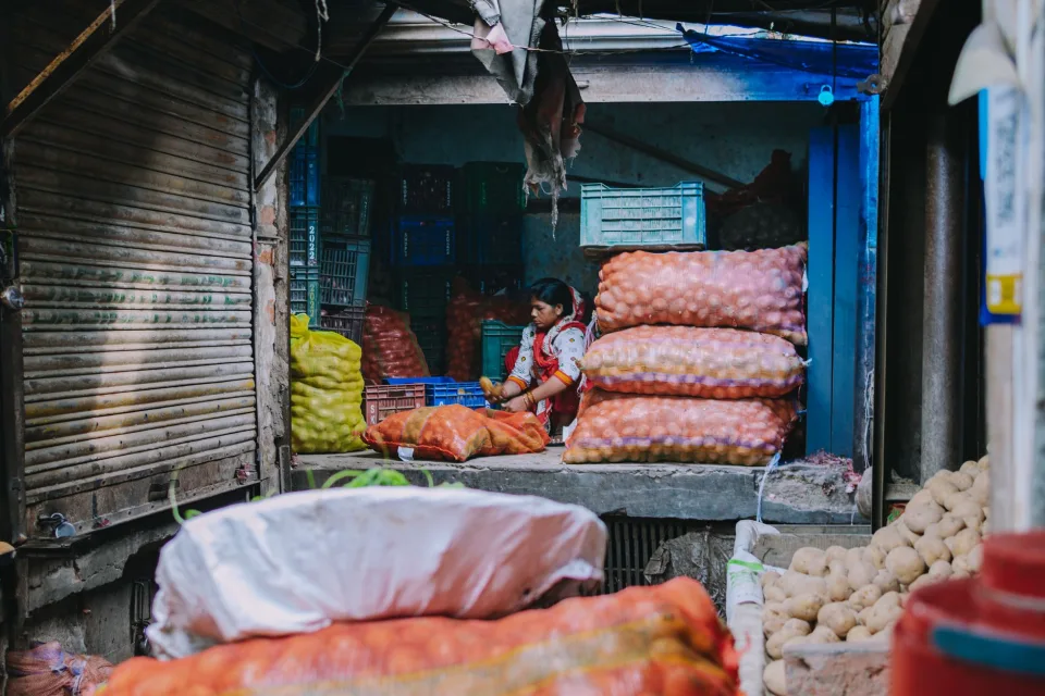 Người bán hàng tại tiệm